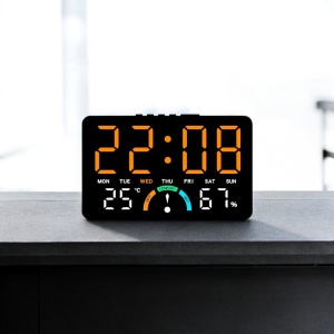 Ceas digital cu afișaj LED portocaliu, temperatură, umiditate, ziua săptămânii și funcție alarmă, design modern pentru interior