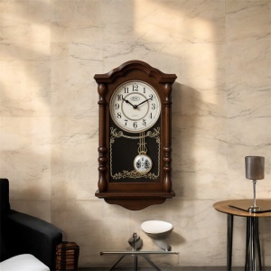 Ceas de perete vintage cu pendul, design clasic și cadran rotund, decor elegant pentru interior