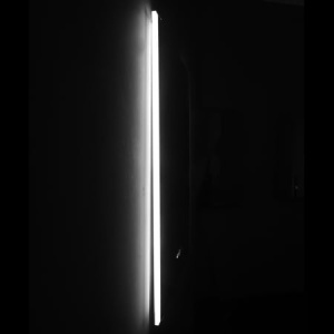 oglindă de baie modernă cu LED vertical pe laterale, design minimalist, cu funcție touch și lumină rece,calda , neutra cu dezaburire