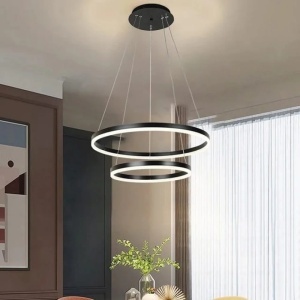 Lustră LED suspendată modernă cu două inele luminoase negre, design minimalist pentru living sau dining