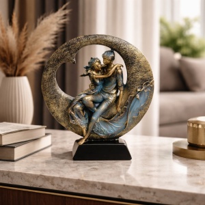 Statueta decorativa cuplu indragostit in inima, figurina romantica simbol al iubirii