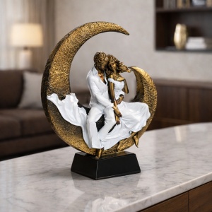 Statueta decorativa cuplu indragostit pe luna figurina romantica decor interior