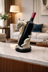 Suport vin decorativ cu cap de cal elegant
