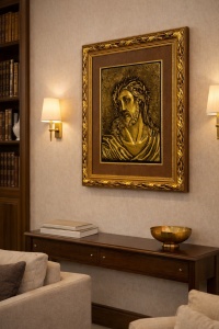 Tablou cu Iisus Hristos în ramă aurie ornamentată, decor religios pentru perete