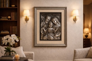 Tablou cu Sfânta Familie în relief argintiu, ramă decorativă elegantă, ideal pentru decor religios de perete