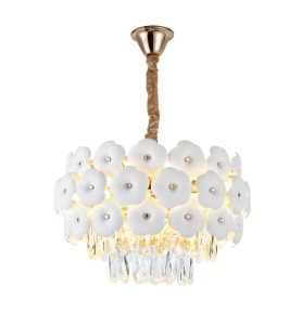 Candelabru modern cu flori din sticlă albă și cristale, structură aurie și prindere textilă