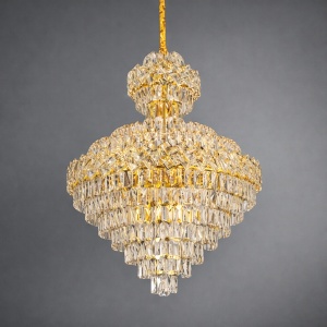 Lustra eleganta cu cristale pentru living, stil luxury si finisaj auriu
