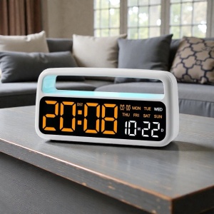 Ceas digital cu afișaj LED portocaliu, oră și dată, iluminare ambientală superioară cu culori schimbabile, design modern pentru interior