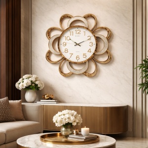 Ceas de perete modern alb cu design floral auriu si detalii decorative elegante