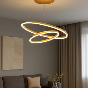 Lustră LED modernă suspendată aurie cu cercuri interconectate, iluminat decorativ cald pentru living elegant și interioare contemporane