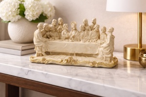 Statuetă decorativă Cina cea de Taină cu Iisus Hristos și cei 12 apostoli, ornament religios creștin pentru interior