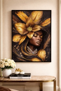 Tablou cu femeie africana si flunze aurii decorative, decor modern pentru interior
