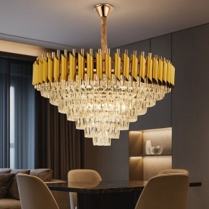 Candelabru Elegant cu Cristal si Finisaj Auriu - "Lerandis"