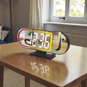 Ceas digital cu afișaj LED și ecran cu efect de oglindă, funcție de proiecție pe tavan, temperatură și dată, design modern pentru interior.
