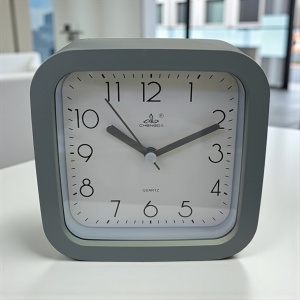 Ceas de birou pătrat cu design minimalist, ramă gri și mecanism quartz, potrivit pentru apartamente, birou , masa