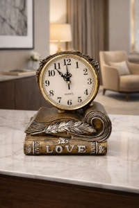 Ceas decorativ romantic cu carti si mesaj LOVE pentru casa