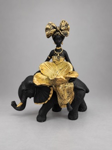 Statuetă Africană Decorativă cu Suport – "Tavrisa"