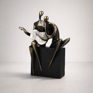 Statueta Minimalista Cuplu cu Chitara - "Seredon"