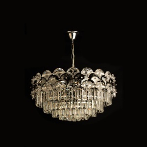 Lustră de lux cu cristale multiple și design elegant, iluminat modern pentru living spațios