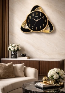 Ceas de perete modern negru cu finisaj auriu si design geometric elegant