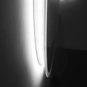 oglindă LED rotundă cu funcție de dezaburire, ceas digital, termometru și trei tipuri de lumină – rece, caldă și neutră