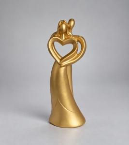 Statuetă Decorativă Cuplu cu Inimă Design Abstract - "Renivo"