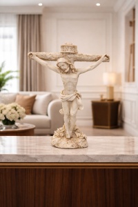 Crucifix decorativ cu Iisus pe cruce, figurina crestina