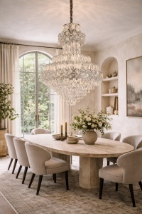Lustra suspendata cu cristale in cascada, design elegant pentru living