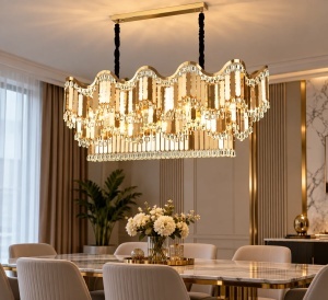 Candelabru Suspendat cu Accente Aurii și Design în Cascadă - "Sorestan"