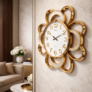 Ceas de perete modern alb cu design floral auriu si detalii decorative elegante