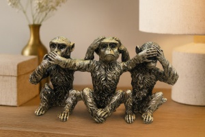 figurine cele trei maimuțe înțelepte – nu vorbesc, nu aud, nu văd răul, simbol de protecție