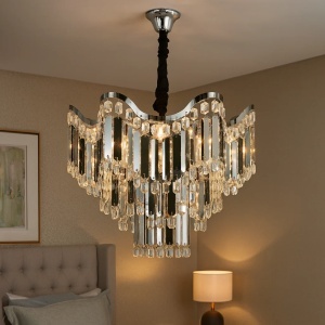 Candelabru elegant cu cristale în cascadă, design modern în formă de piramidă inversată, ideal pentru living sau holuri în stil luxos
