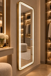 Oglinda LED verticala cu rama aurie si buton touch, design modern pentru dressing
