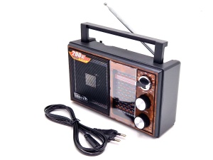 radio portabil retro Leotec cu design de lemn, reglaj de volum și acordaj, 11 benzi de recepție și putere de 200W