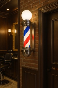 lampă de perete argintie barbershop, cromată, cu spirală roșu, alb și albastru și glob luminos, 90cm