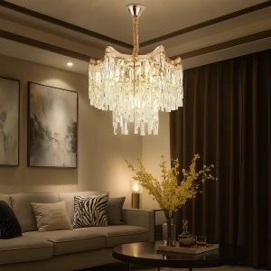 Candelabru auriu cu cristale, stil modern luxury pentru living