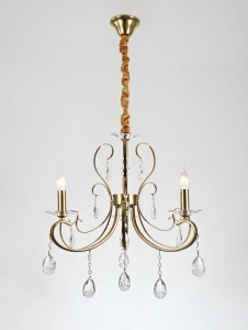 Candelabru clasic cu 3 brațe aurii și cristale decorative, perfect pentru un iluminat elegant în living sau dormitor