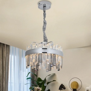Candelabru modern rotund cu cristale transparente și finisaj cromat, suspendat pe cablu îmbrăcat textil