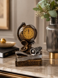 Ceas de Masă Decorativ Tematică Vintage cu Glob și Elemente de Explorare - "Orvenis" - Img 2
