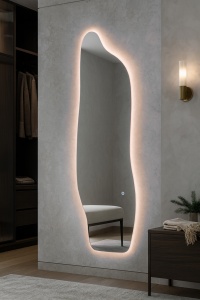 oglindă de perete cu formă neregulată, design minimalist fără ramă și iluminare LED rece, caldă și neutră