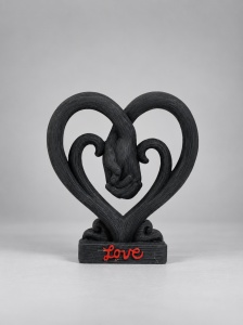 Statuetă Decorativă Două Mâini Împreunate în Inimă cu Mesaj Love - "Vervio"