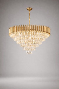 Candelabru Elegant cu Finisaj Auriu pentru Interior
