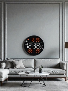 Ceas digital rotund cu afișaj LED, temperatură, umiditate, dată și prognoză meteo, design modern pentru interior.