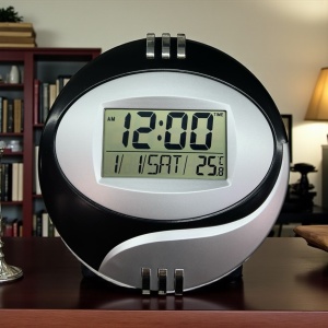 Ceas digital de birou cu afișaj LCD, funcții oră, dată, ziua săptămânii și temperatură, ideal pentru casă