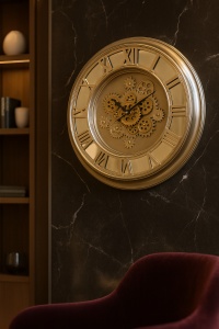Ceas de perete elegant cu mecanisme rotative decorative și design retro