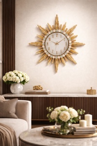 Ceas de perete modern alb cu design solar auriu si detalii decorative elegante