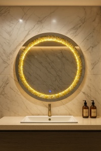 Oglindă rotundă de baie cu iluminare LED  și ramă de sticlă decorată cu strass auriu