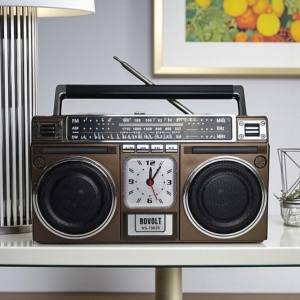 Radio decorativ vintage cu design autentic retro, cu panou solar, perfect pentru pasionații de obiecte clasice