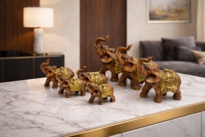 Set statuete elefanți decorativi cu trompa ridicată, simbol noroc, prosperitate și familie unită