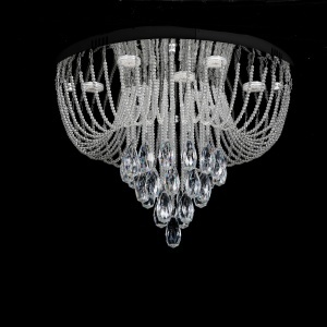 Candelabru elegant cu cristale în cascadă și fire curgătoare, ideal pentru un iluminat luxuriant și un efect vizual spectaculos